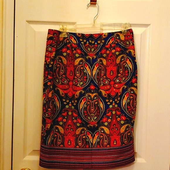 NWOT Merona Brand midi skirt. Size 6 - Picture 2 of 10